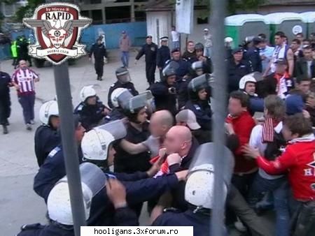 JANDARMI SPURCATI - incidente dinamo-RAPID - POZE