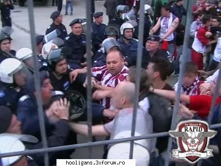 JANDARMI SPURCATI - incidente dinamo-RAPID - POZE
