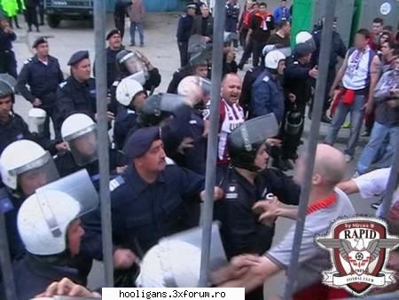 JANDARMI SPURCATI - incidente dinamo-RAPID - POZE