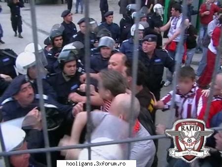 JANDARMI SPURCATI - incidente dinamo-RAPID - POZE